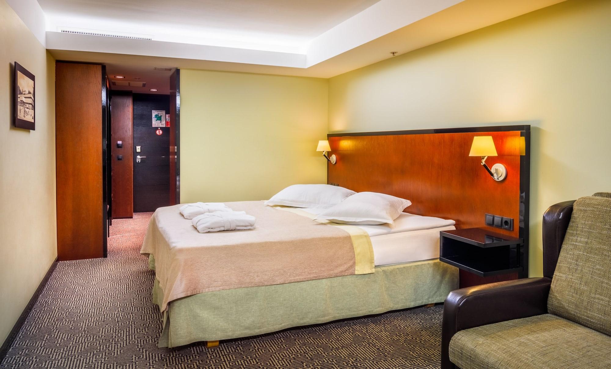 Meresuu Spa & Hotel Нарва-Йыэсуу Экстерьер фото